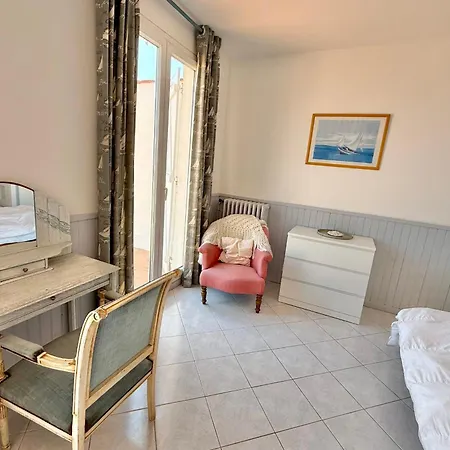 Villa Cap D'antibes View Of La Garoupe Sleeps 8 Garden And Terrace Antibes