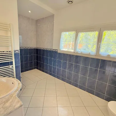 Cap D'antibes View Of La Garoupe Sleeps 8 Garden And Terrace Villa *